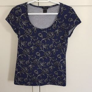 🌼Ann Taylor  scoop neck print top